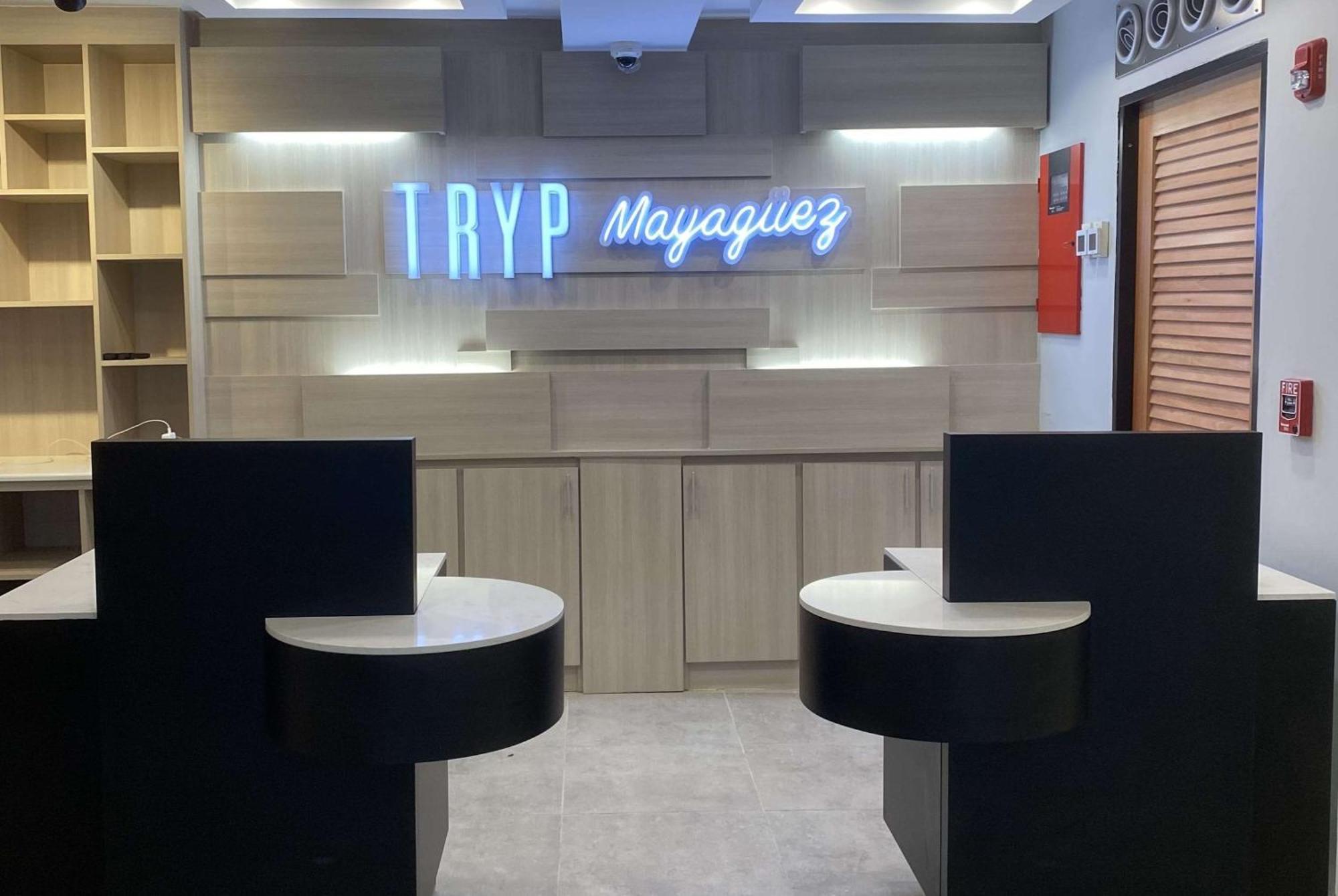 Tryp By Wyndham Маягес Екстериор снимка